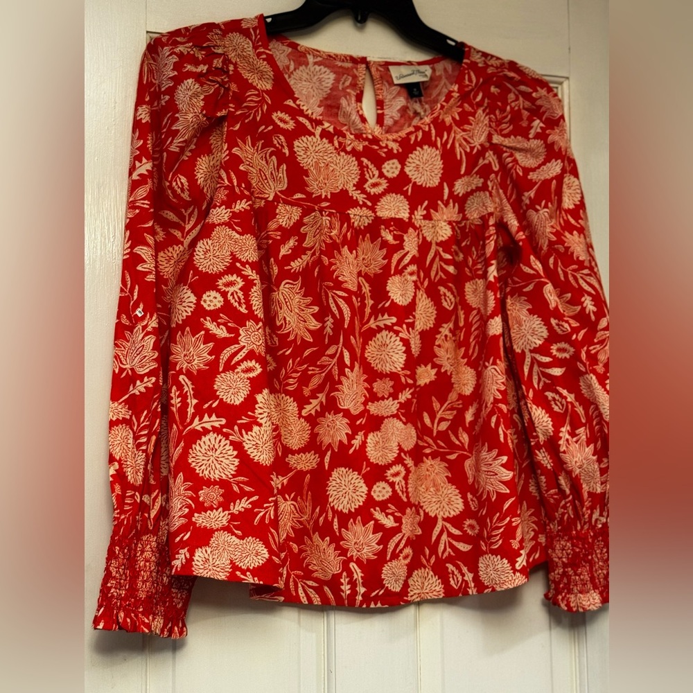 Universal Thread Scarlet Floral Top